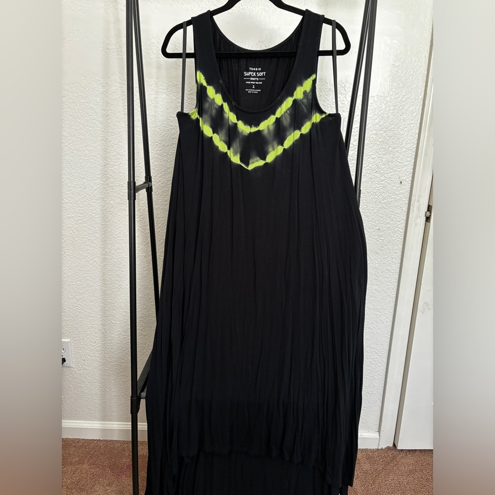 Soft Knit Tie-Dye Maxi Dress with Pockets